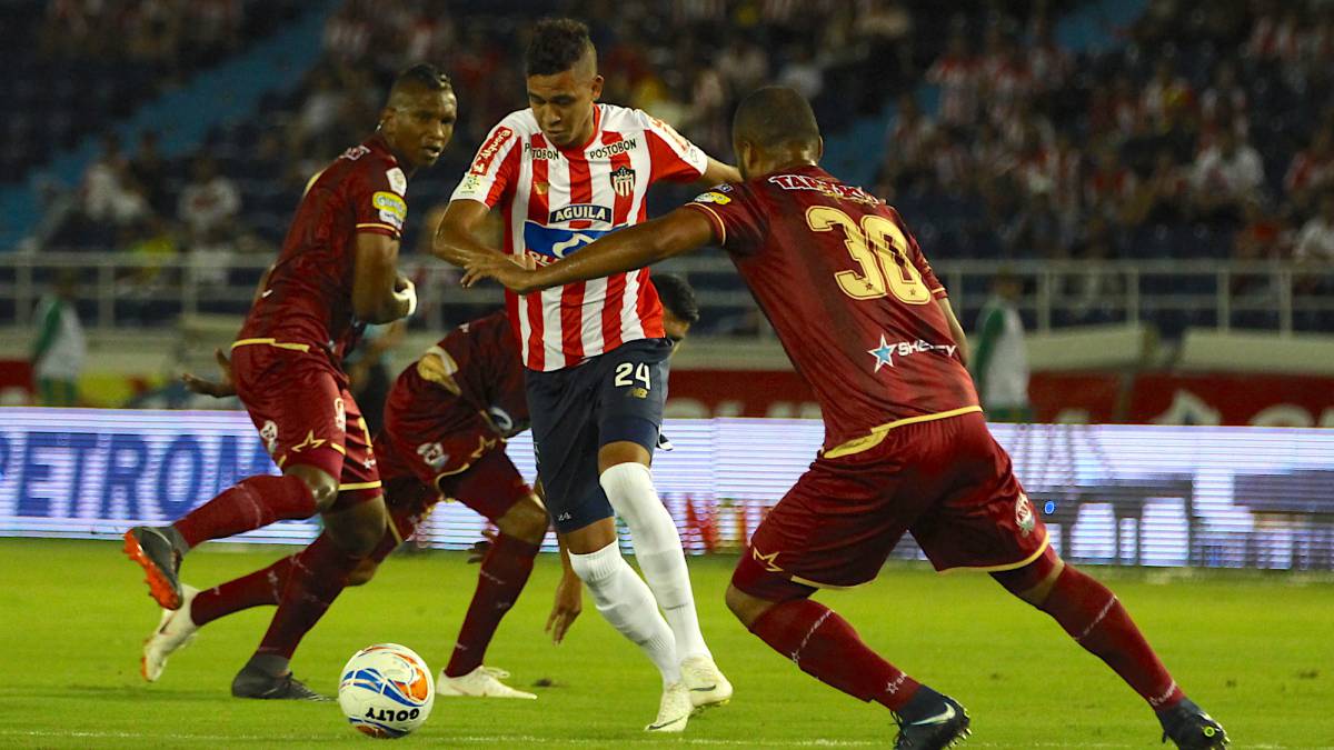 Junior y Deportes Tolima en partido de Liga Águila