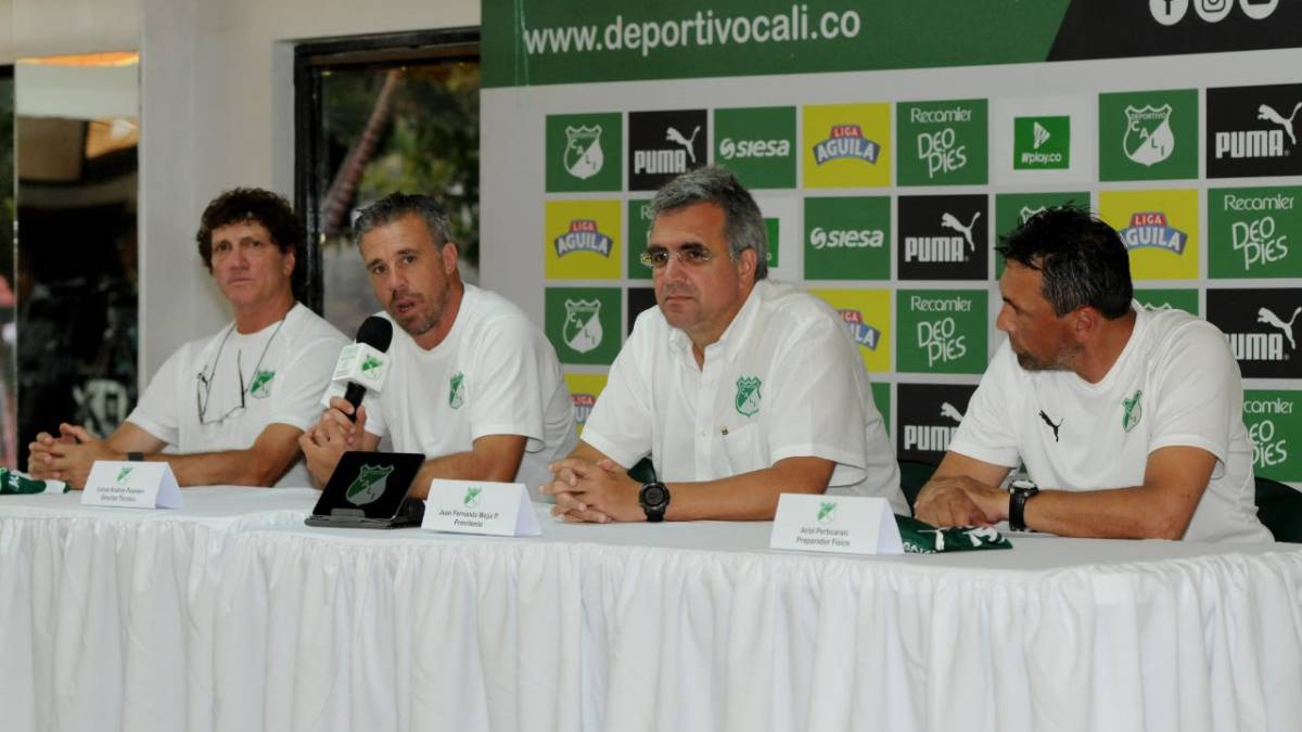 Lucas Pusineri, técnico del Deportivo Cali, en compañía de las directivas, habló de lo que será la temporada del club 'azucarero'