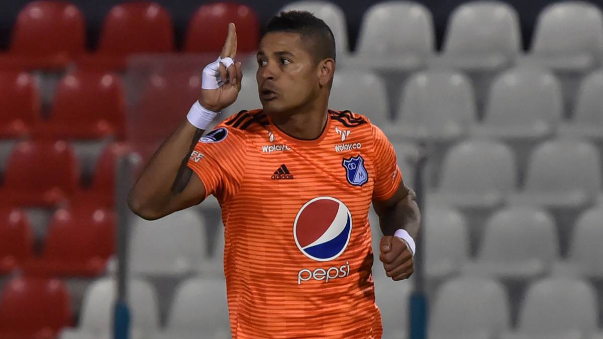 Ayro del Valle en el partido de Sudamericana ante General Díaz