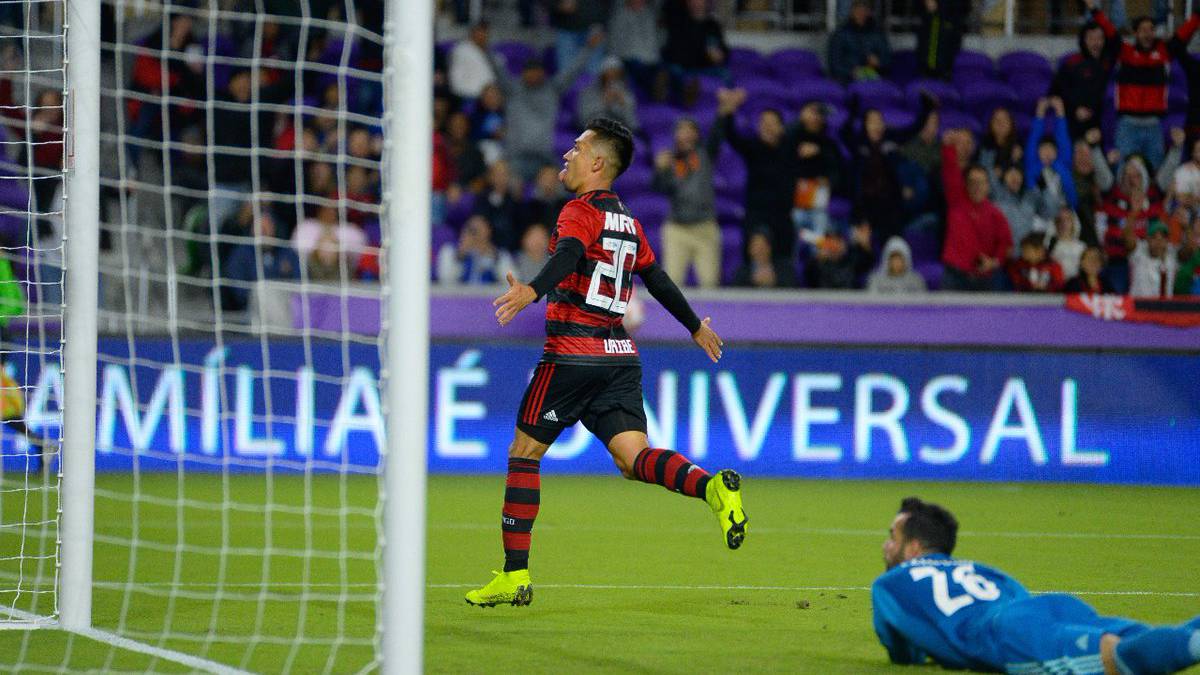 Fernando Uribe marca doblete con Flamengo ante Ajax en la Florida Cup