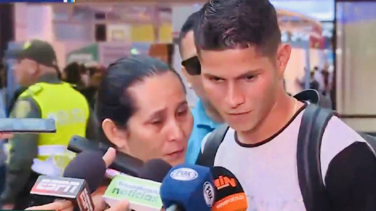 Jorman Campuzano en su salida para Buenos Aires.
