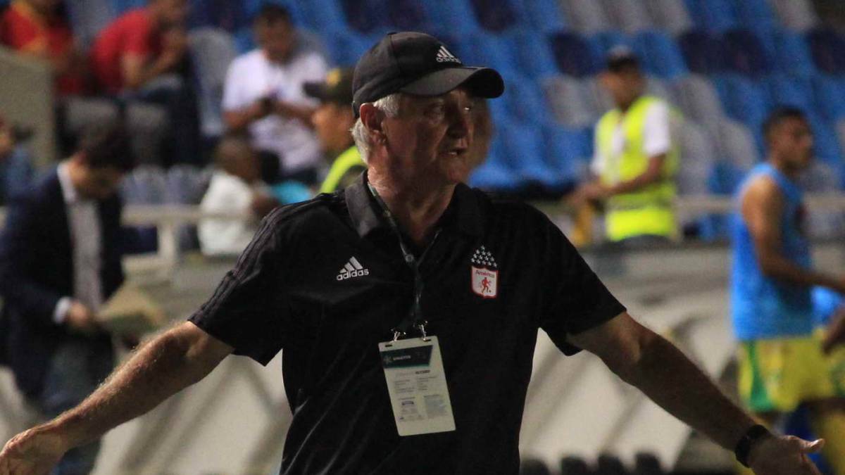 El técnico de América de Cali, Fernando 'Pecoso' Castro, aseguró que no conoce a Héctor Urrego o sobre un interés del equipo por el jugador de Santa Fe