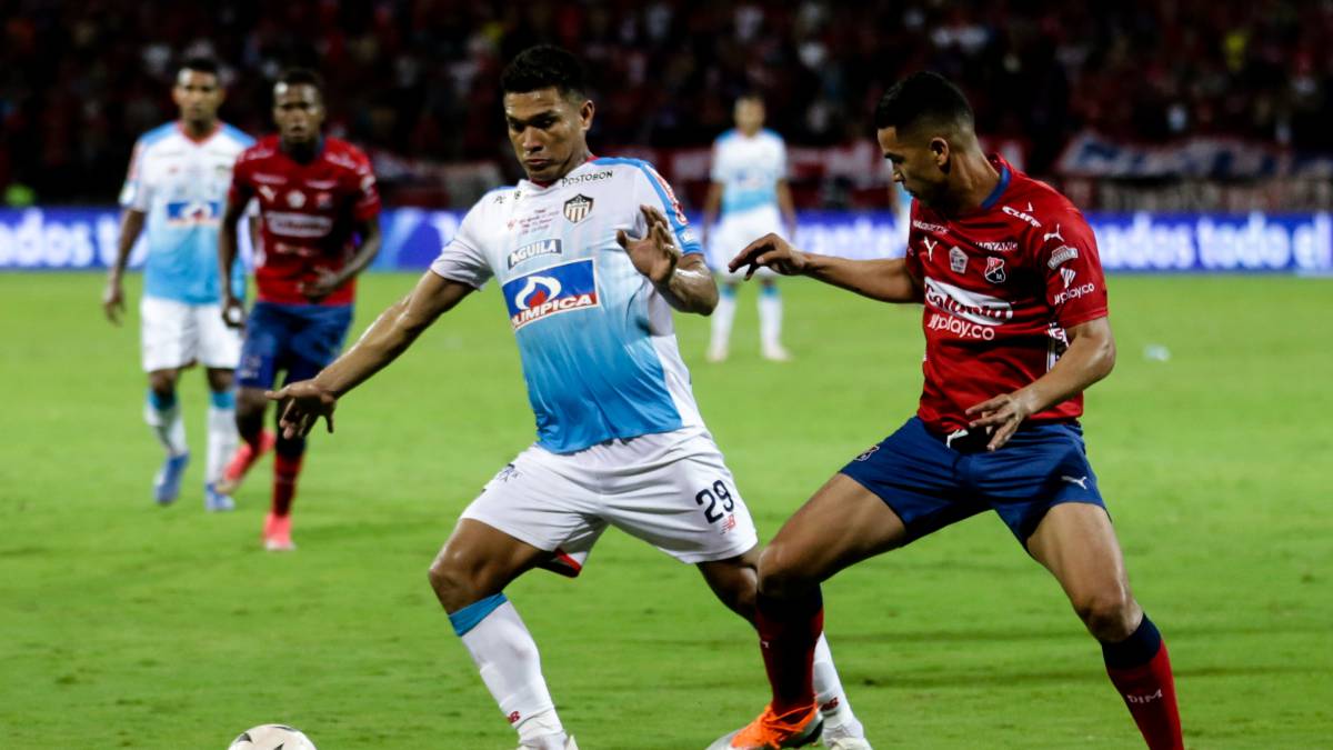 Ariel Holan, técnico de Independiente, insiste por el colombiano Teófilo Gutiérrez