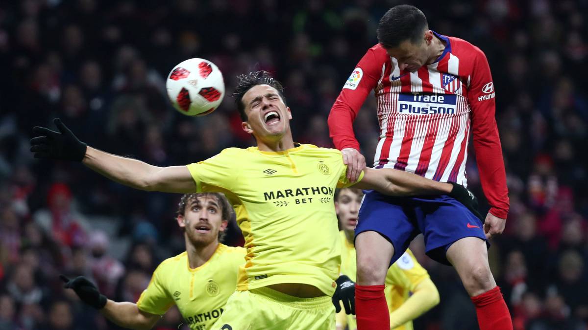 Bernardo Espinosa, el líder de la defensa del Girona