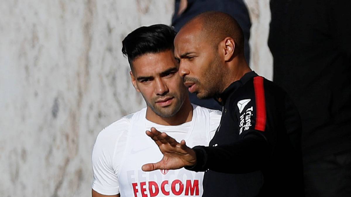 Thierry Henry deja de ser el DT del Mónaco
