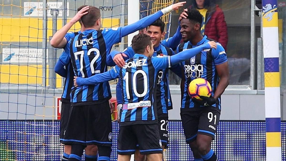 Alejandro 'Papu' Gómez capitán y compañero de Duván Zapata en Atalanta, le hizo un curioso comentario a James Rodríguez para invitarlo a jugar en Italia.