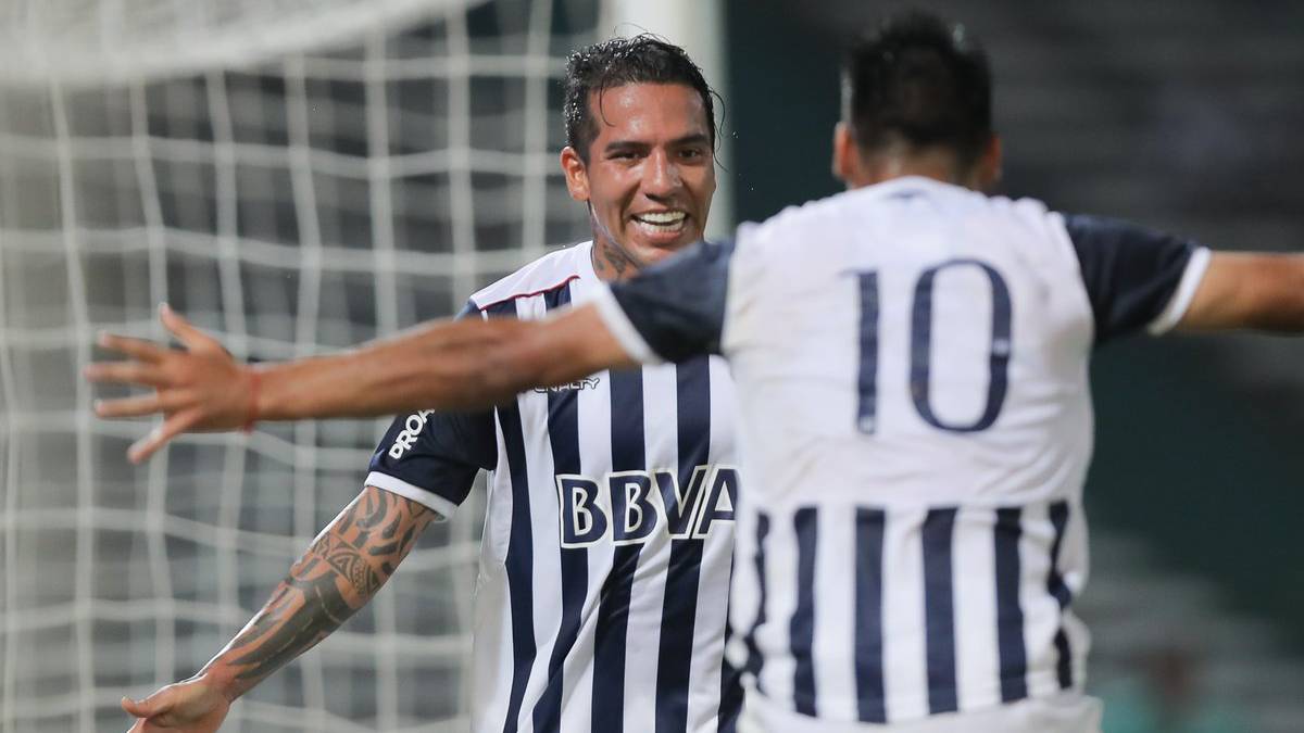 Dayro Moreno, uno de los 14 colombianos que estarán en la segunda fase de Copa Libertadores, celebrando un gol con Talleres.