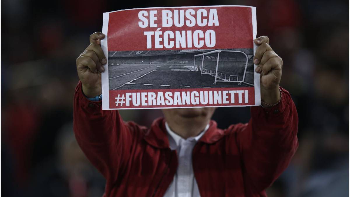 Hinchas de Santa Fe exigen la renuncia de Guillermo Sanguinetti