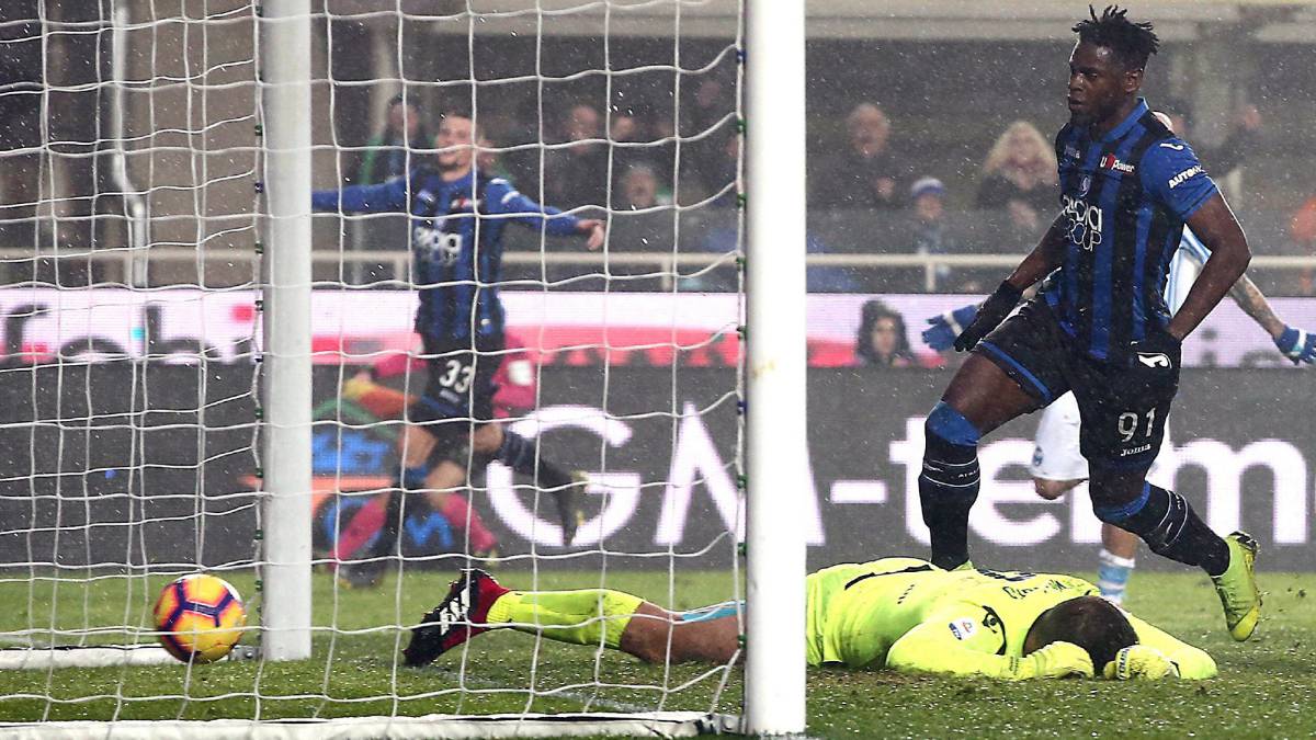 Duván Zapata celebra un gol ante SPAL