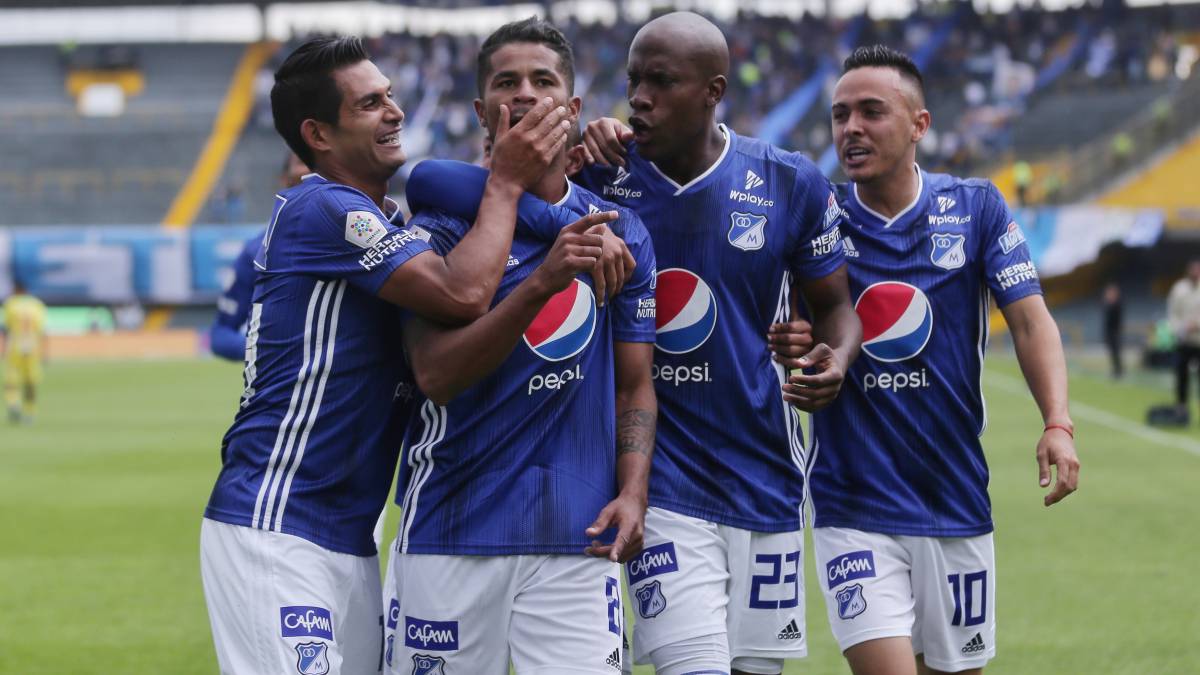 César Carrillo celebra su gol ante Huila