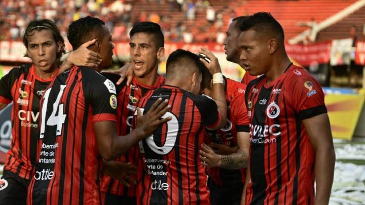 Cúcuta vence al Bucaramanga en el General Santander y es líder
