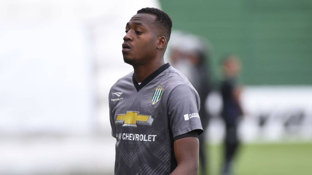 Iván Arboleda luego de un partido con Banfield por la Liga de Argentina
