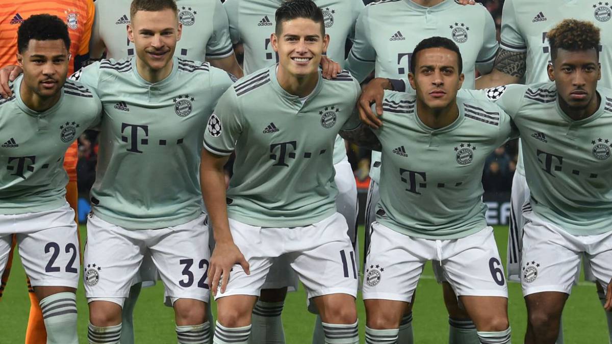 Bayern Múnich en la foto oficial del partido ante Liverpool en Anfield