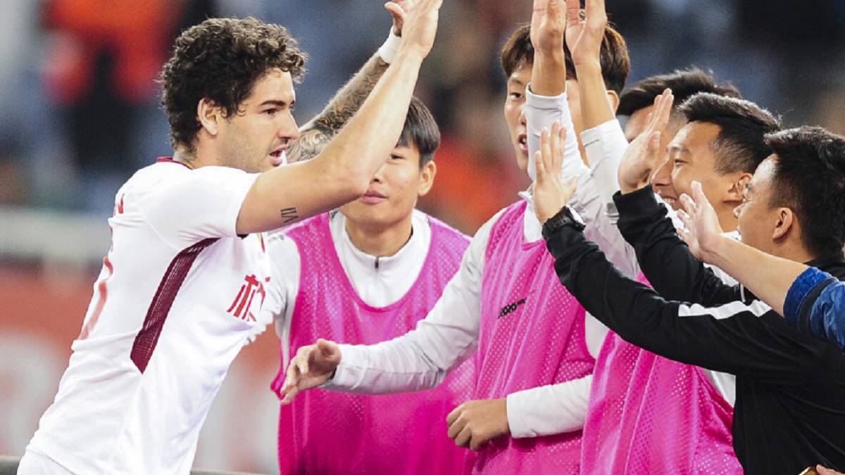 Alexandre Pato, delantero del Tianjin Tianhai