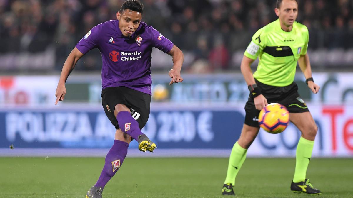 Luis Fernando Muriel marca un golazo de tiro libre ante Handanovic