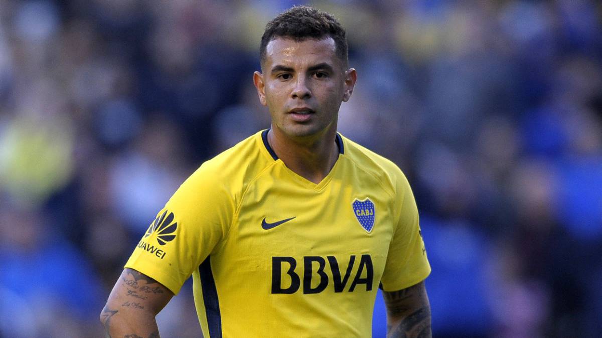Edwin Cardona durante un partido en su etapa con Boca Juniors en 2018