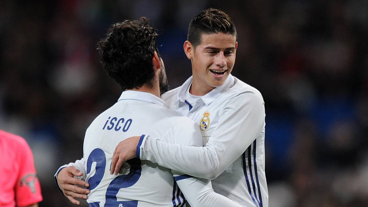 James Rodríguez e Isco durante un partido del Real Madrid por la Copa del Rey