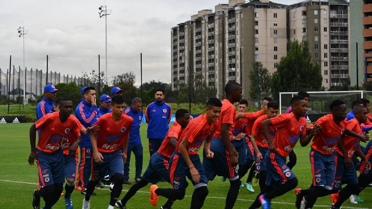 Selección Colombia Sub-17 durante un entrenamiento en la sede de la Federación Colombiana de Fútbol