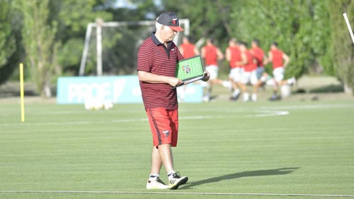 Julio Comesaña criticó a jugadores de Colón de Santa Fe