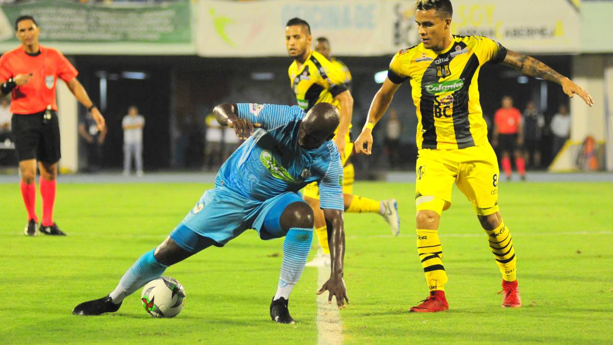 Atlético Huila pierde ante Alianza Petrolera en el cierre de la octava jornada de la Liga Águila en el estadio Guillermo Plazas Alcid de Neiva