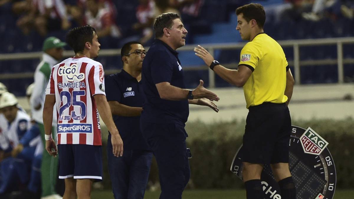 Error en el primer cambio del Junior de Barranquilla frente a Palmeiras por la primera fecha de la Copa Libertadores 2019