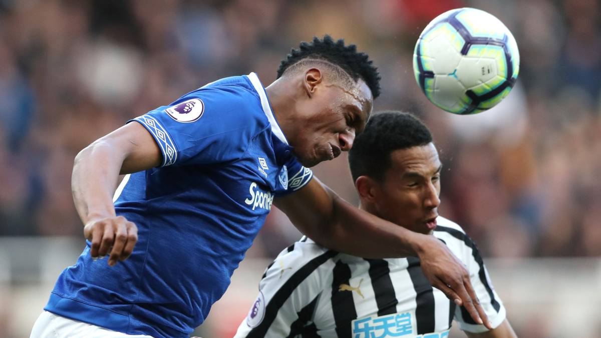 Everton, con Yerry Mina los últimos 15 minutos, perdió 3-2 frente a Newcastle