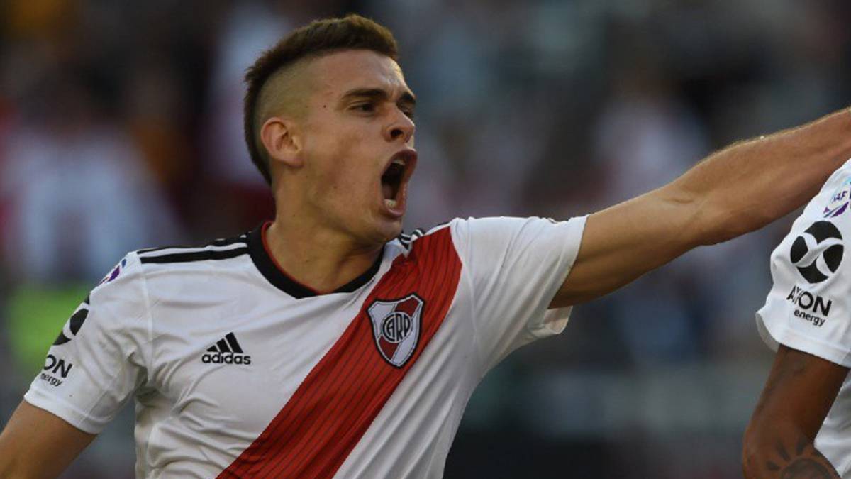 Rafael Santos Borré celebra su último gol con la camiseta de River Plate el pasado 3 de febrero