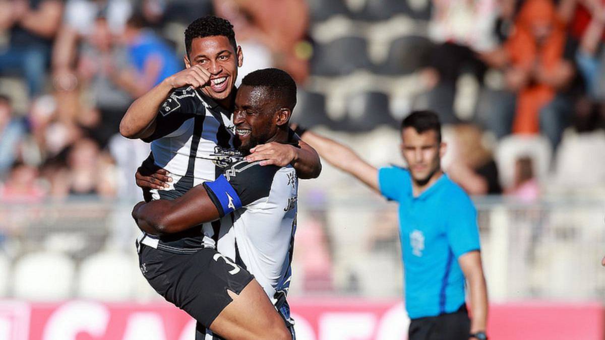 Jackson Martínez fue titular en el partido de Portimonense ante CD Nacional