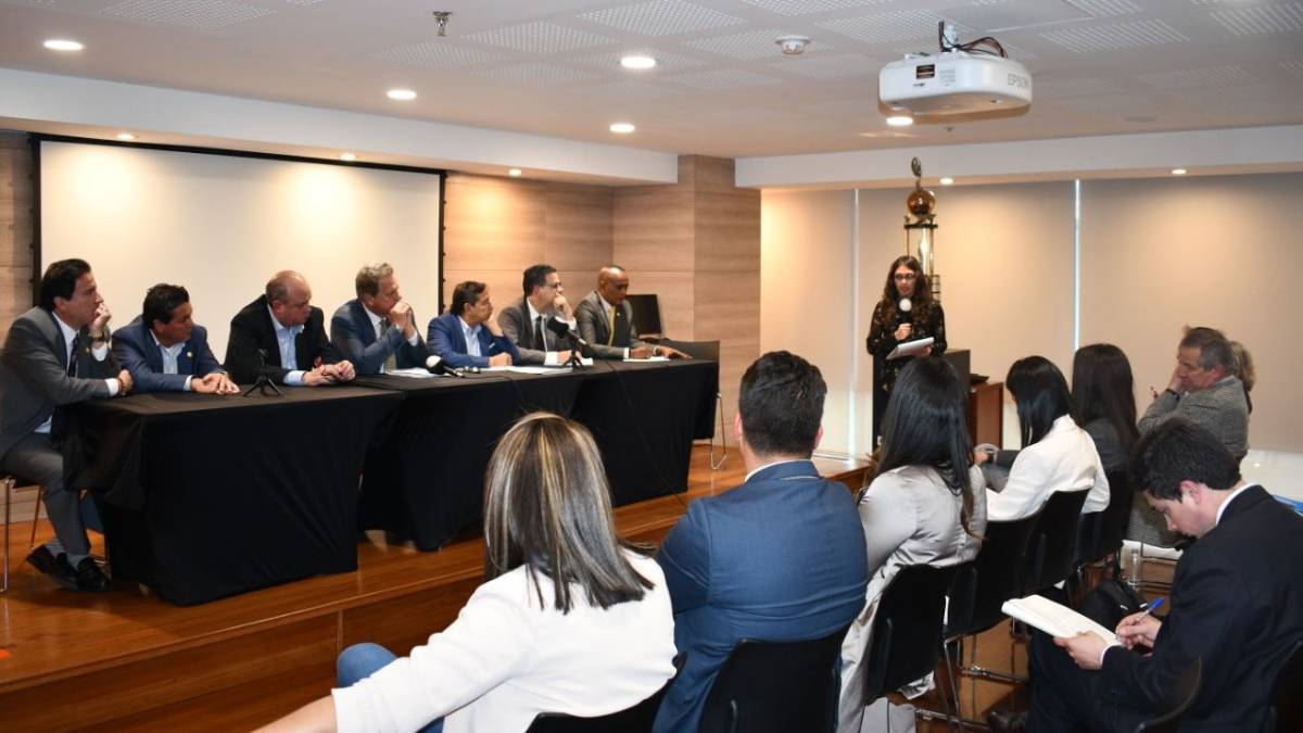 La Federación Colombiana de Fútbol y las jugadoras de la Selección Colombia Femenina llegaron a varios acuerdos para trabajar por el fútbol femenino