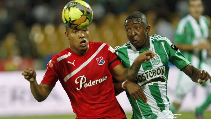 Felipe Pardo y Oscar Murillo durante un clásico entre Nacional e Independiente Medellín por la Liga en Colombia en 2012