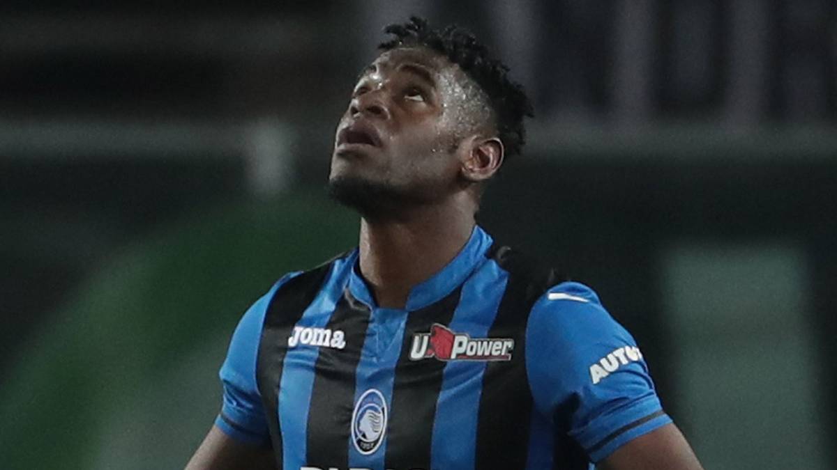Duván Zapata festeja un gol en la Copa de Italia ante Juventus en los cuartos de final