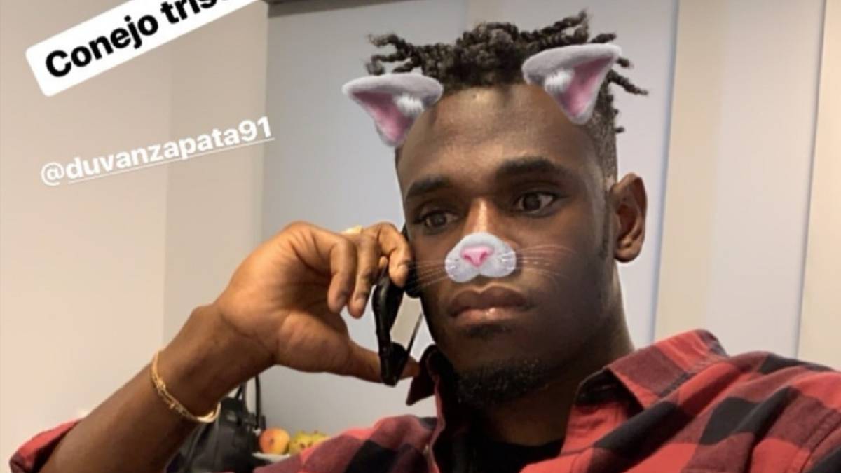 Duván Zapata es molestado por Papu Gómez en Instagram
