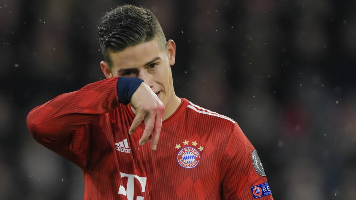El volante colombiano James Rodríguez, en el partido ante Liverpool por Champions League.