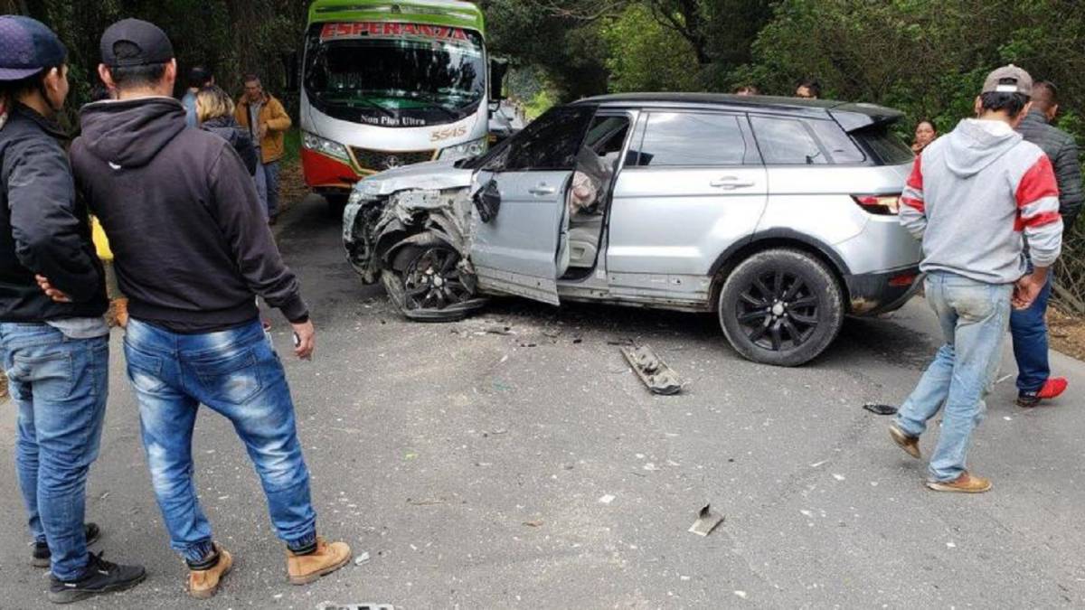 Camioneta de Johan Arango en un accidente en la vía a Tenjo. Independiente Santa Fe no se ha pronunciado