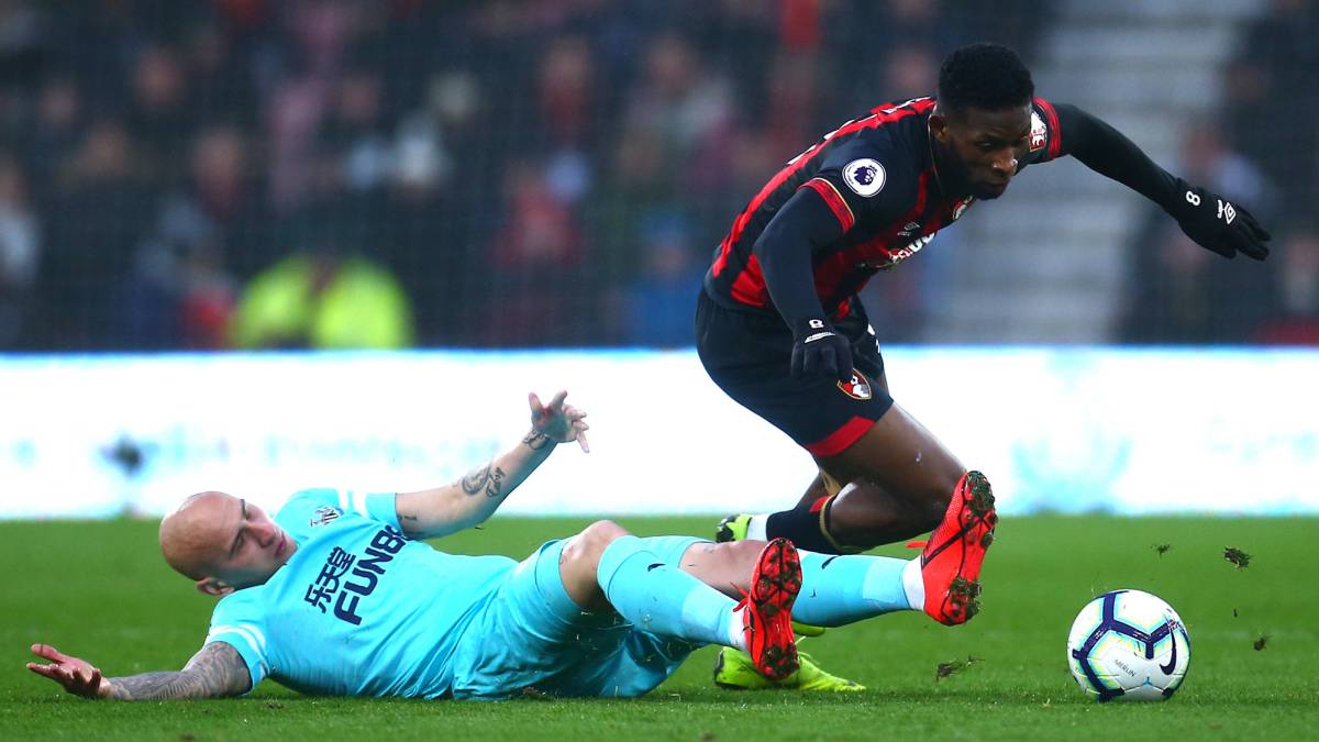 Jefferson Lerma tuvo un gran partido ante Newcastle, ahora se unirá a la Selección Colombia