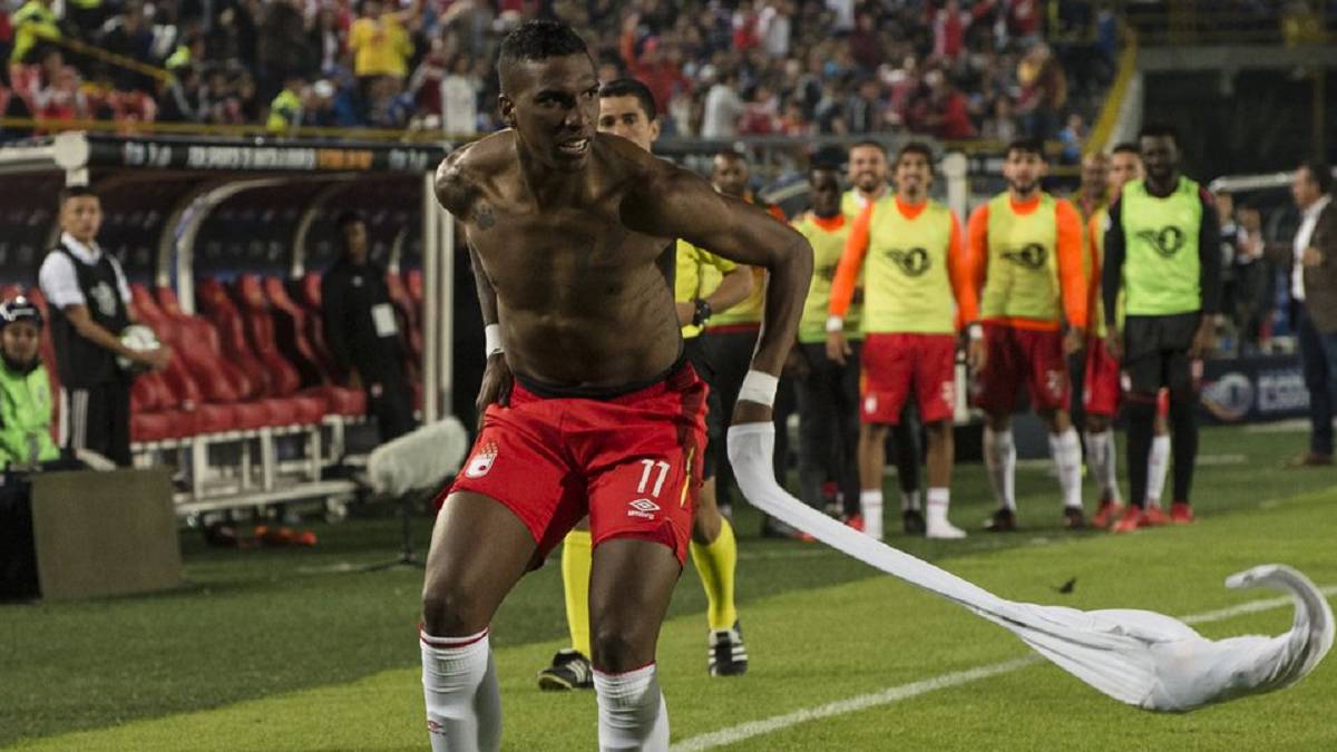 Johan Arango no podrá jugar en Santa Fe por sanción de su presidente