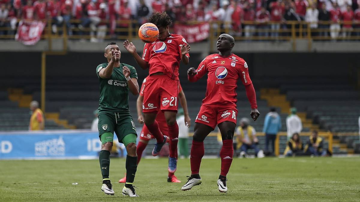 Jonny Mosquera jugará en el fútbol de Brasil después de varias temporadas con el América.