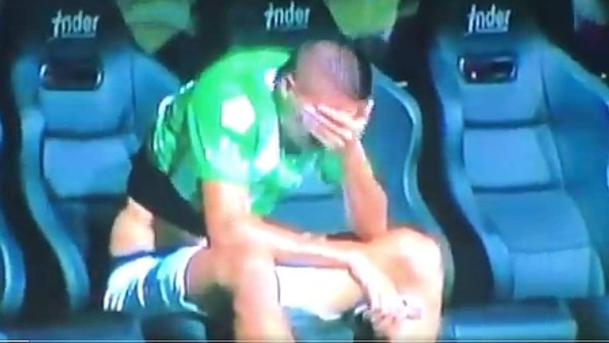 Entre chiflidos e insultos fue sustituido Juan Pablo Ramírez
