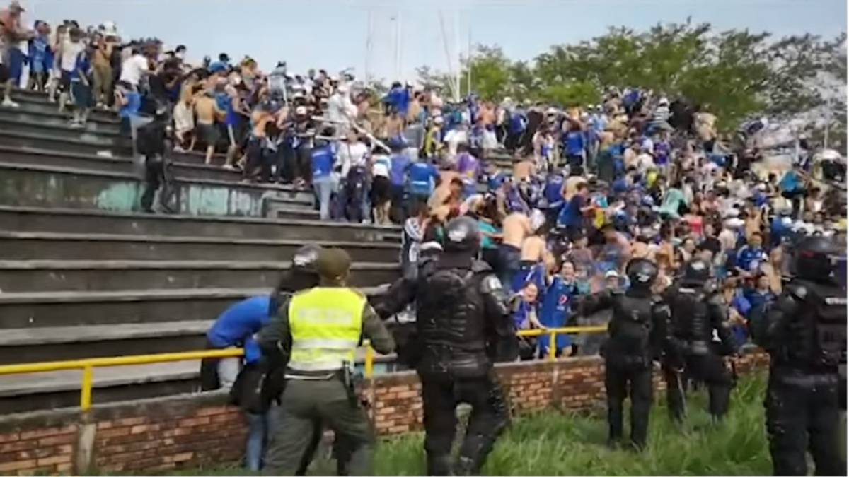Enfrentamientos entre hinchas de Millonarios y la Policía Nacional