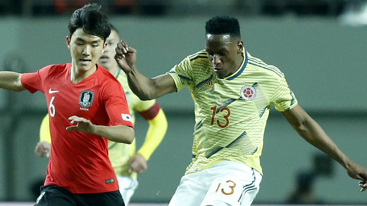 Yerry Mina ante Corea del Sur
