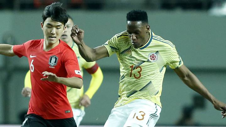 Yerry Mina ante Corea del Sur