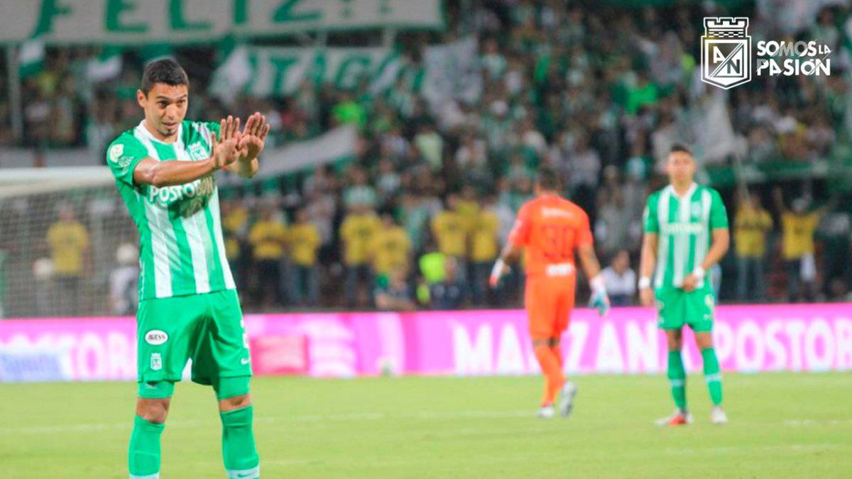 El lateral de Nacional, Daniel Bocanegra, en partido de Liga Águila.