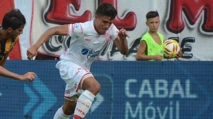Andrés Felipe Roa no iría a Boca Juniors. El colombiano seguirá en Huracán