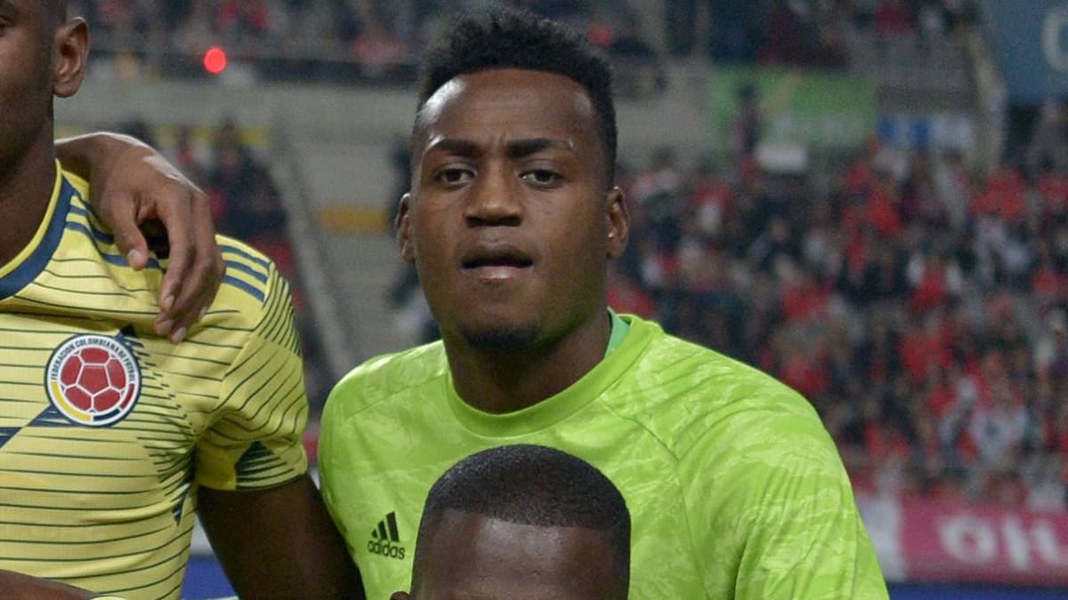Iván Arboleda en su debut con la Selección Colombia en partido amistoso ante Corea Del Sur