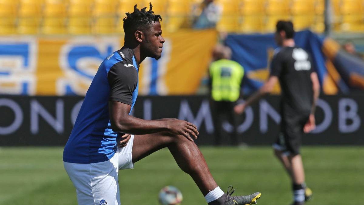El delantero colombiano del Atalanta, en un calentamiento previo a un juego de Serie A.