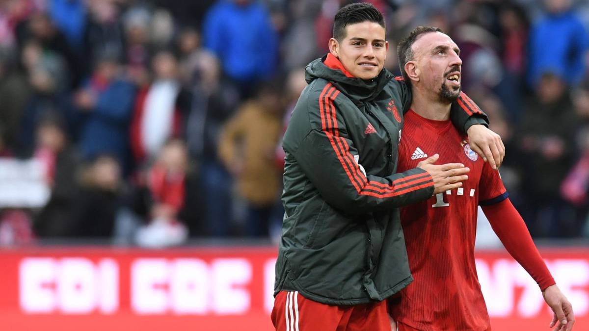 James Rodríguez y Franck Ribéry ante el Wolfsburgo