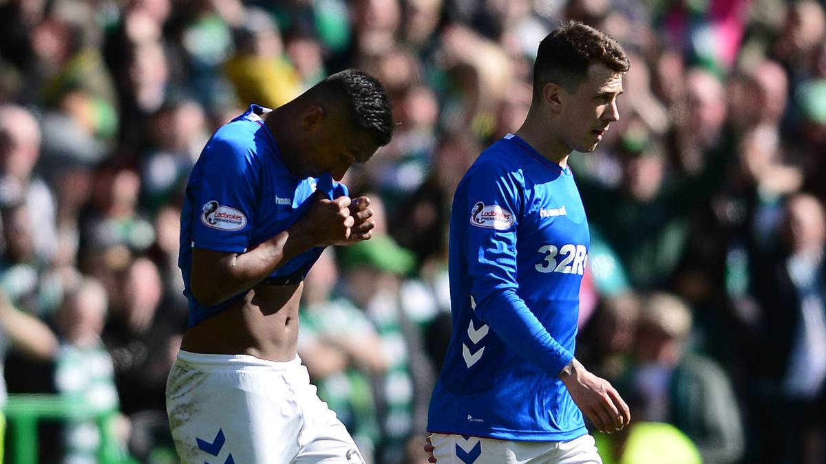El colombiano Alfredo Morelos acumuló su cuarta expulsión de la temporada y su técnico aseguró que recomendará que lo multen.