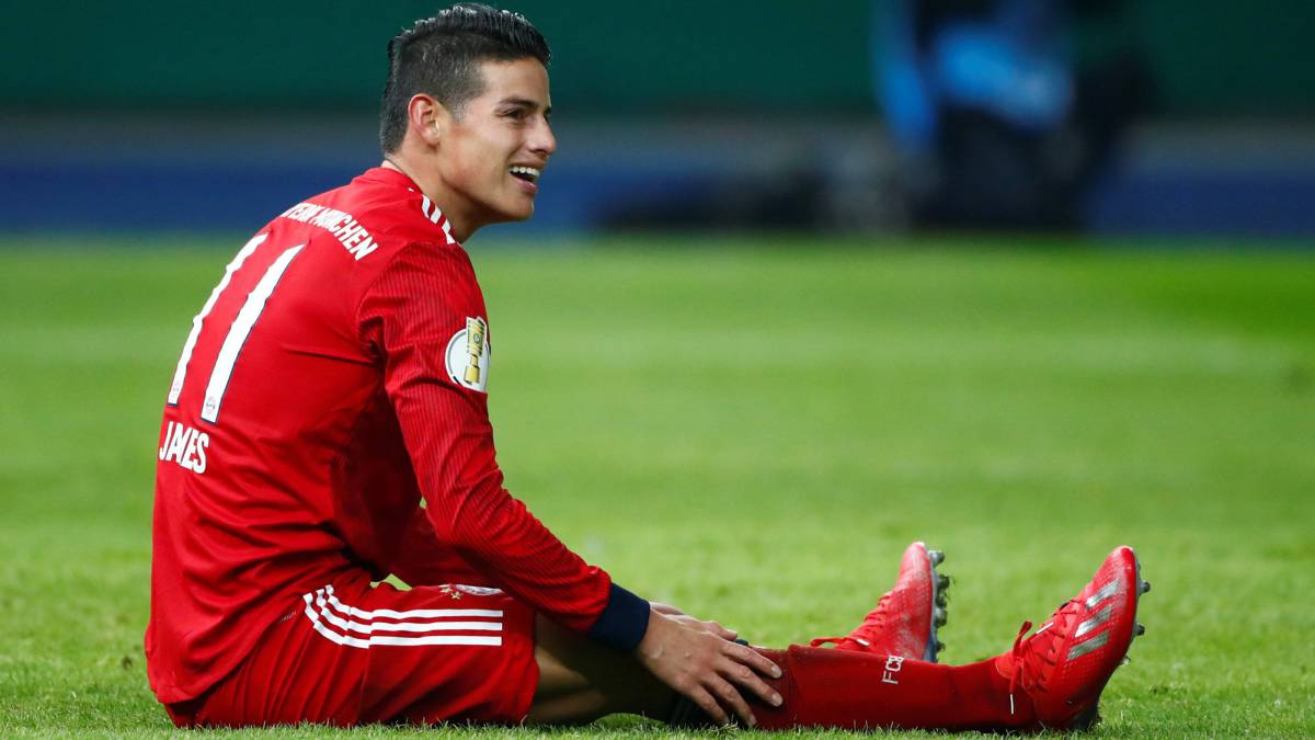 James Rodríguez en el partido contra Hertha Berlín en Copa Alemania