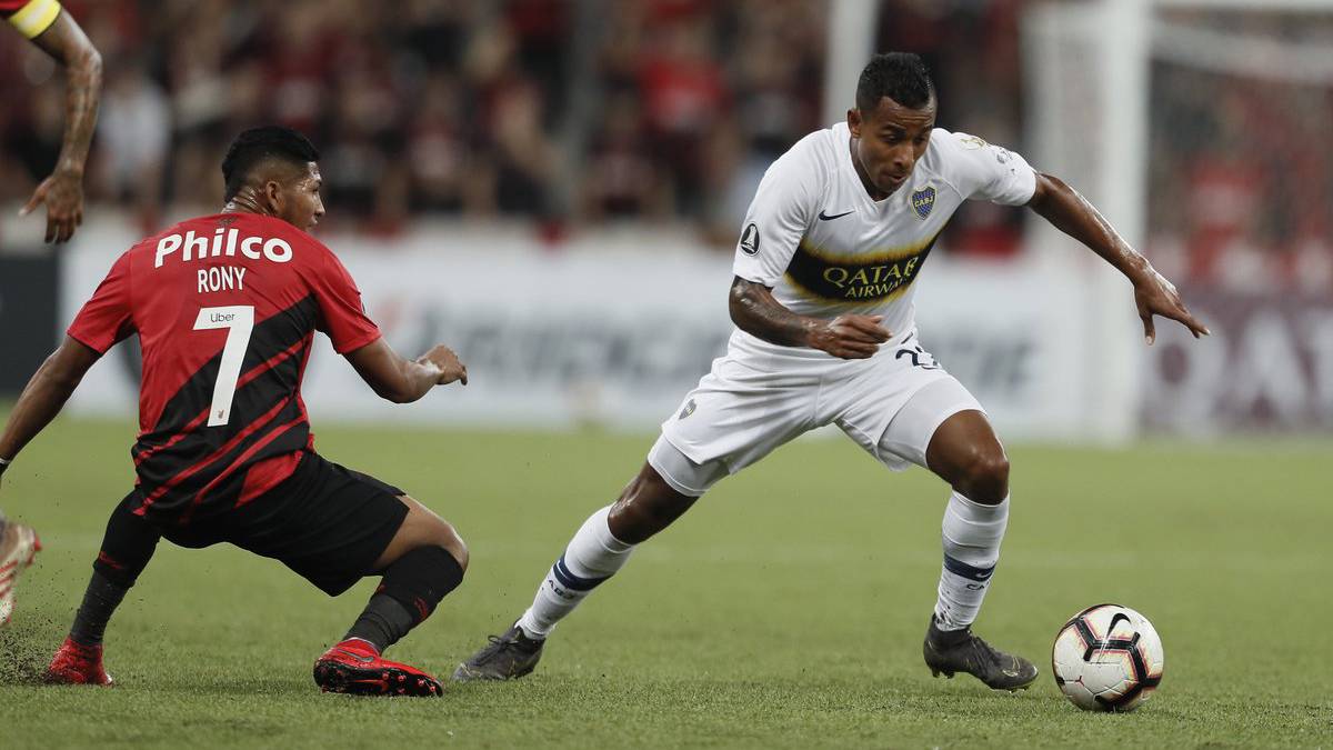 Sebastián Villa, entre los que se salvan del desastre de Boca Juniors ante Atlético Paranaense.