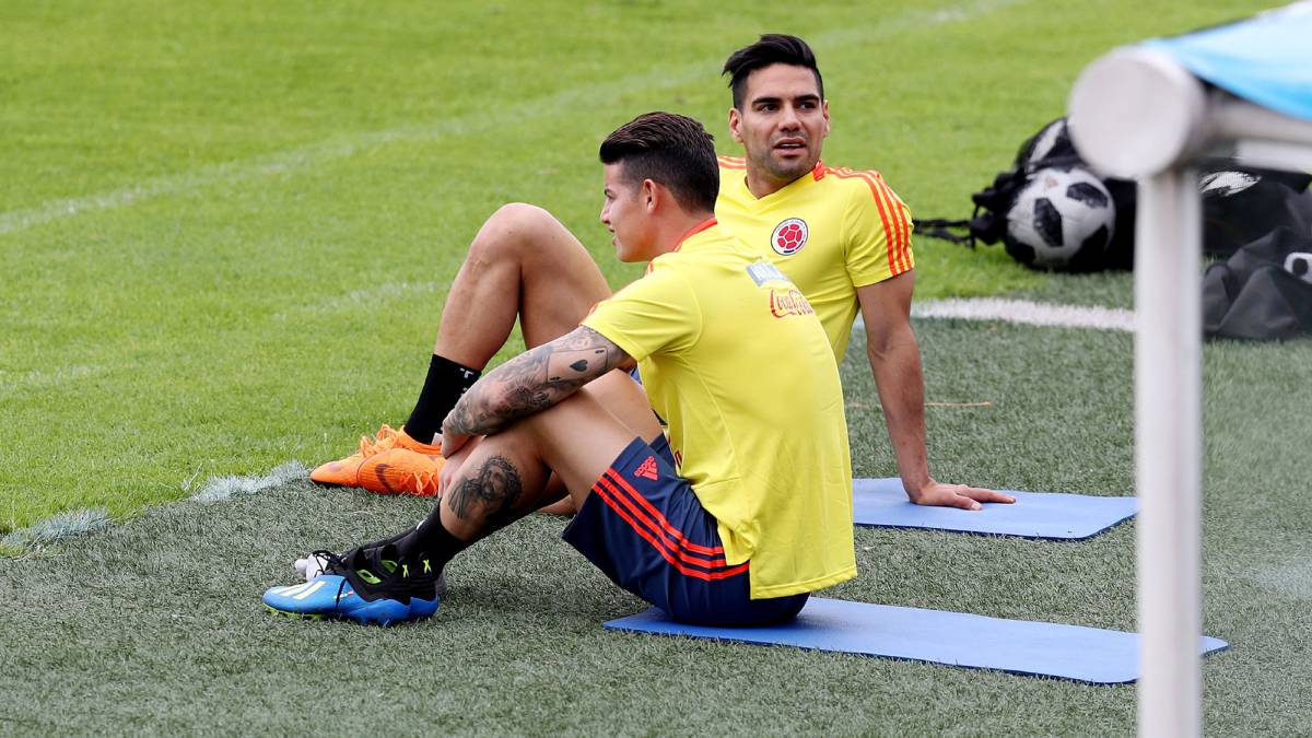 James y Falcao en El Campin